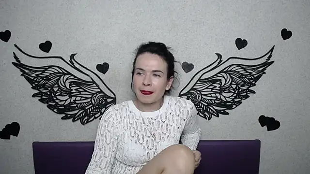 JasmineKouch online show from September 8, 2025, 5:12 pm