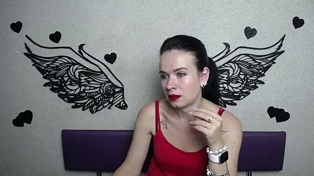 JasmineKouch online show from September 19, 2025, 5:35 pm