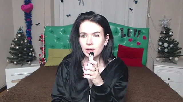 JasmineKouch online show from January 13, 2026, 6:24 pm