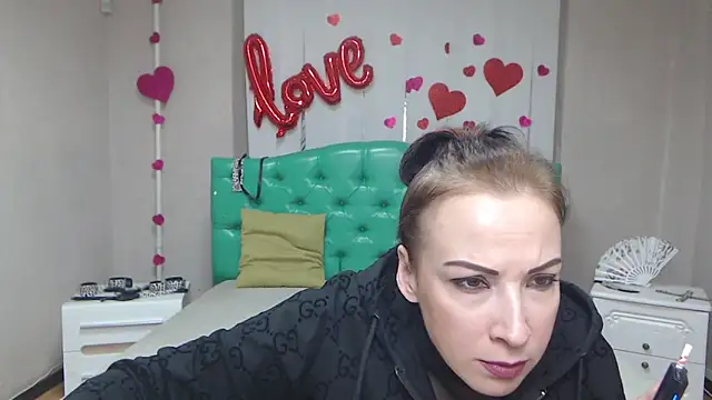 ElizabethSho online show from March 27, 2026, 6:07 pm