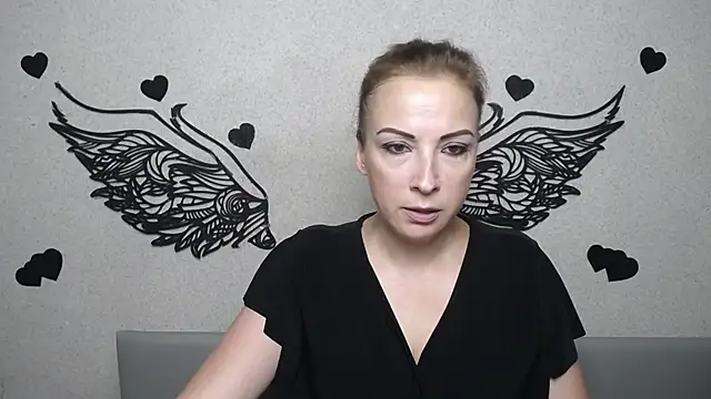 Snapshot of ElizabethSho chatting on July 3, 2026, 5:19 pm ElizabethSho online show from July 3, 2026, 5:19 pm