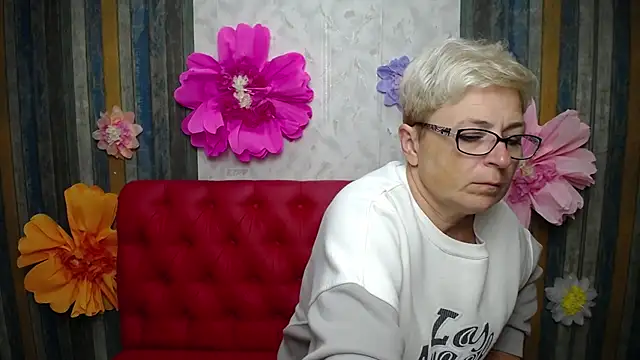 EmiliaGree online show from September 13, 2025, 5:02 pm