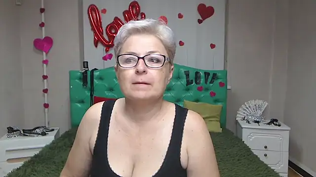 EmiliaGree online show from September 17, 2025, 5:14 pm