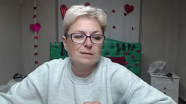 EmiliaGree online show from October 5, 2025, 5:00 pm