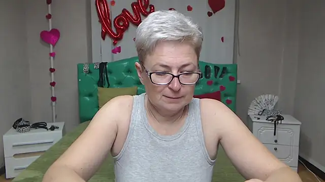 EmiliaGree online show from October 18, 2025, 5:10 am