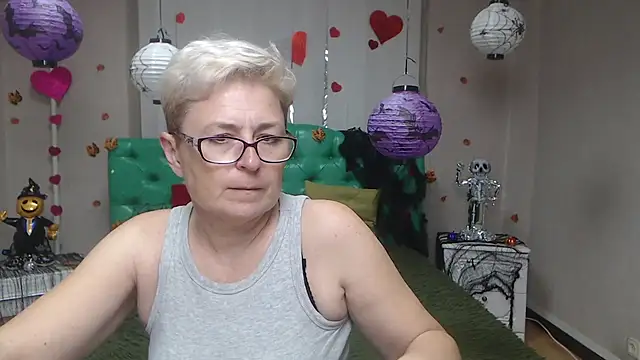 EmiliaGree online show from October 31, 2025, 6:09 pm