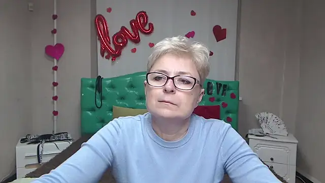 Snapshot of EmiliaGree chatting on February 2, 2026, 6:06 pm EmiliaGree online show from February 2, 2026, 6:06 pm