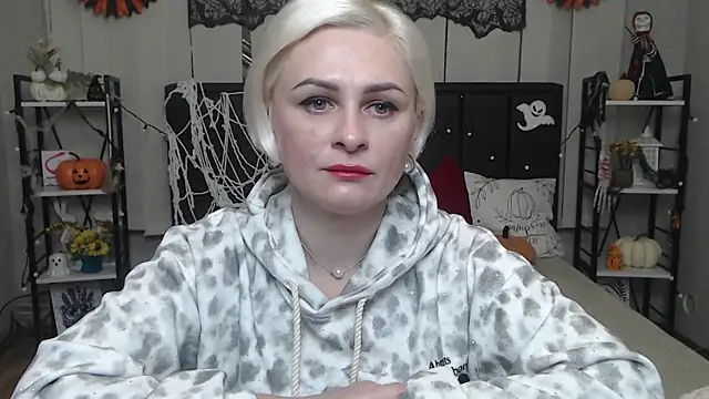 OliviaHorst online show from November 2, 2025, 6:10 pm