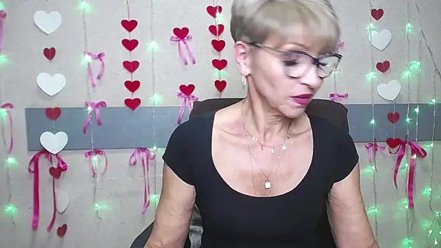 EllaBonito online show from February 3, 2025, 6:24 am