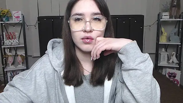 LauraHlot online show from February 2, 2025, 6:53 pm