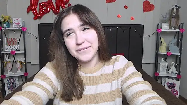 LauraHlot online show from February 16, 2025, 9:27 pm