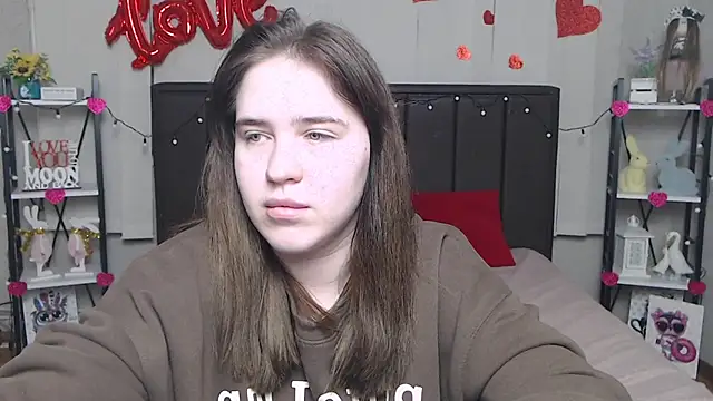 LauraHlot online show from March 11, 2025, 4:43 am