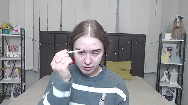 LauraHlot online show from September 29, 2025, 5:56 am