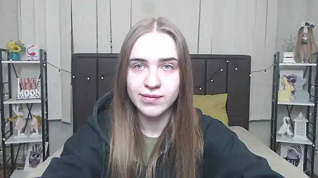 LauraHlot online show from October 12, 2025, 5:50 am