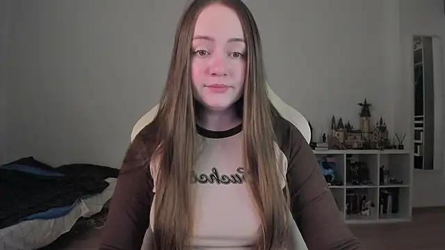 Snapshot of WalkingGirl chatting on February 9, 2026, 9:30 pm WalkingGirl online show from February 9, 2026, 9:30 pm