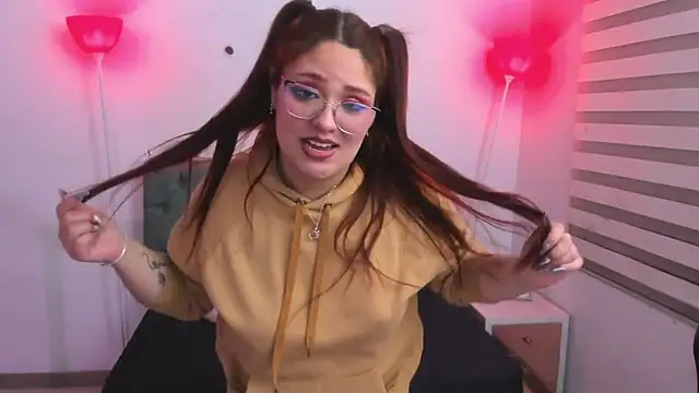 Camiila Osorio online show from February 9, 2025, 3:53 am