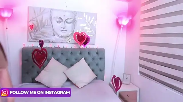 Camiila Osorio online show from February 12, 2025, 2:24 am