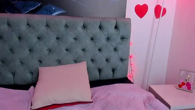 Camiila Osorio online show from February 22, 2025, 6:50 am