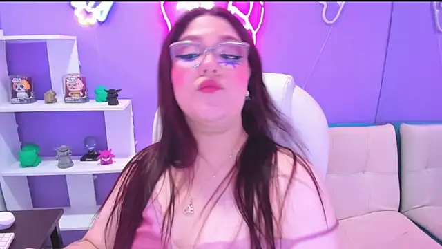 Camiila Osorio online show from September 24, 2025, 7:39 pm