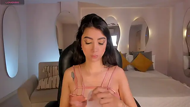 Snapshot of ValeriaVelvet chatting on February 5, 2026, 12:21 pm ValeriaVelvet online show from February 5, 2026, 12:21 pm