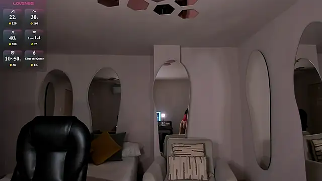 ValeriaVelvet online show from April 3, 2026, 12:03 pm