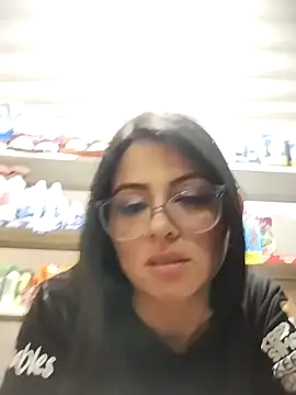 Linda Lars online show from November 10, 2025, 3:11 pm