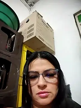 Linda Lars online show from November 23, 2025, 4:23 am