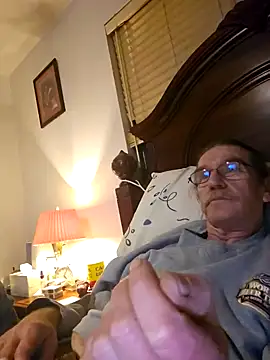 Snapshot of coolbrease10 chatting on December 7, 2024, 11:07 am coolbrease10 online show from December 7, 2024, 11:07 am