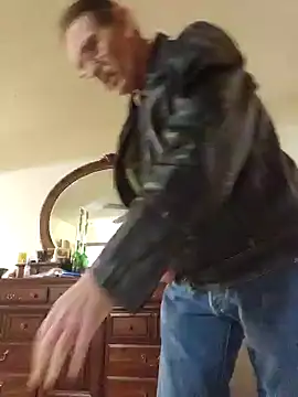 Snapshot of coolbrease10 chatting on December 29, 2024, 7:43 pm coolbrease10 online show from December 29, 2024, 7:43 pm