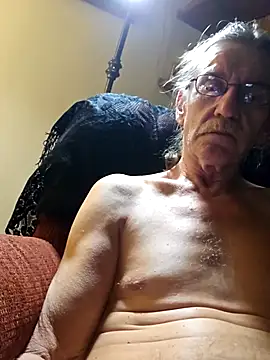 Snapshot of coolbrease10 chatting on January 5, 2025, 7:17 am coolbrease10 online show from January 5, 2025, 7:17 am