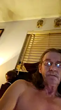 Snapshot of coolbrease10 chatting on February 5, 2025, 11:34 am coolbrease10 online show from February 5, 2025, 11:34 am