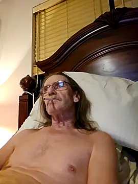 Snapshot of coolbrease10 chatting on February 18, 2025, 9:21 am coolbrease10 online show from February 18, 2025, 9:21 am