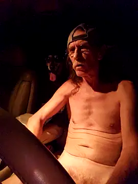 Snapshot of coolbrease10 chatting on September 17, 2025, 9:22 am coolbrease10 online show from September 17, 2025, 9:22 am