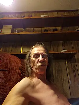 Snapshot of coolbrease10 chatting on November 18, 2025, 4:28 am coolbrease10 online show from November 18, 2025, 4:28 am