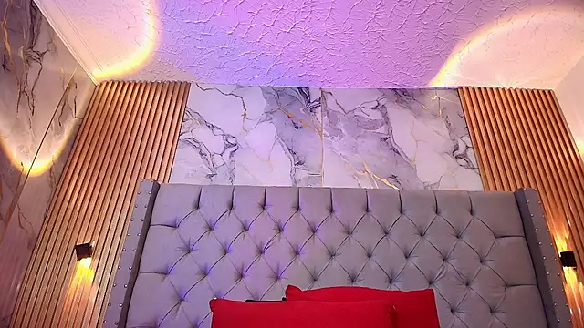 La indiia online show from April 21, 2026, 12:44 pm