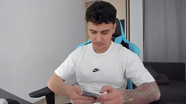 MatMalonne online show from February 14, 2025, 4:41 pm