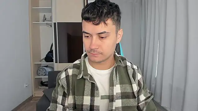 MatMalonne online show from November 18, 2025, 6:29 am