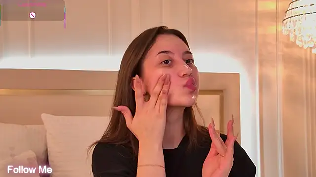 MaryReel online show from September 25, 2025, 3:21 am