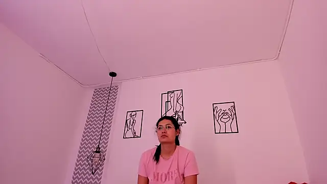 cloehonney online show from October 28, 2025, 12:41 pm