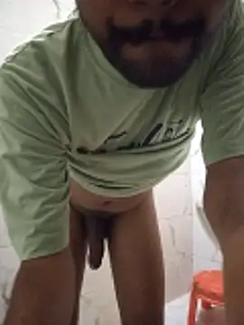 Shubuu  x online show from April 25, 2026, 8:39 pm