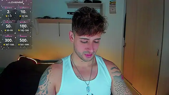 Snapshot of Ares_blue chatting on January 9, 2026, 11:24 am Ares blue online show from January 9, 2026, 11:24 am