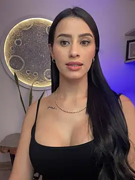 SarahhSmitth1 online show from March 17, 2025, 11:00 pm