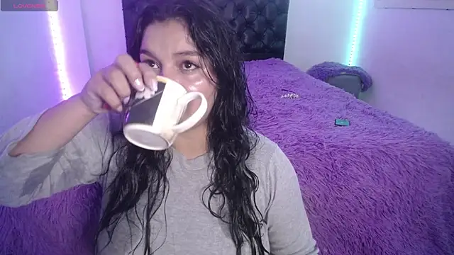 Laurenkenner  online show from April 23, 2026, 6:54 pm