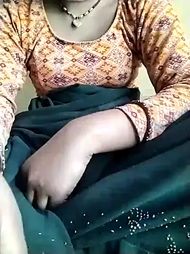 Snapshot of Cutkajal chatting on February 12, 2025, 8:06 am Cutkajal online show from February 12, 2025, 8:06 am
