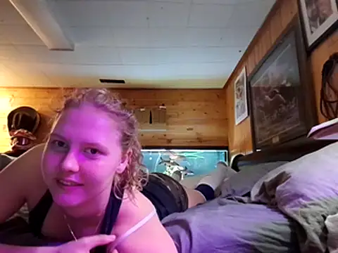 Ryan and Aurora online show from March 25, 2026, 10:38 pm