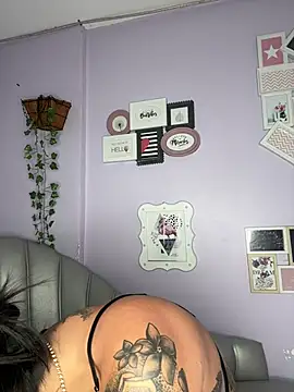 kiim taaylor online show from February 10, 2025, 5:41 pm