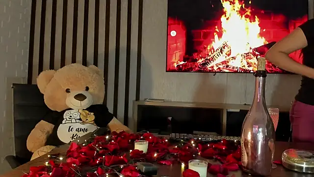 kiim taaylor online show from February 16, 2025, 12:52 am