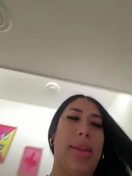 kiim taaylor online show from March 6, 2025, 1:14 pm