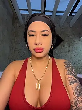 kiim taaylor online show from November 13, 2025, 10:36 am