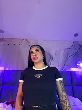 kiim taaylor online show from December 21, 2025, 3:08 pm